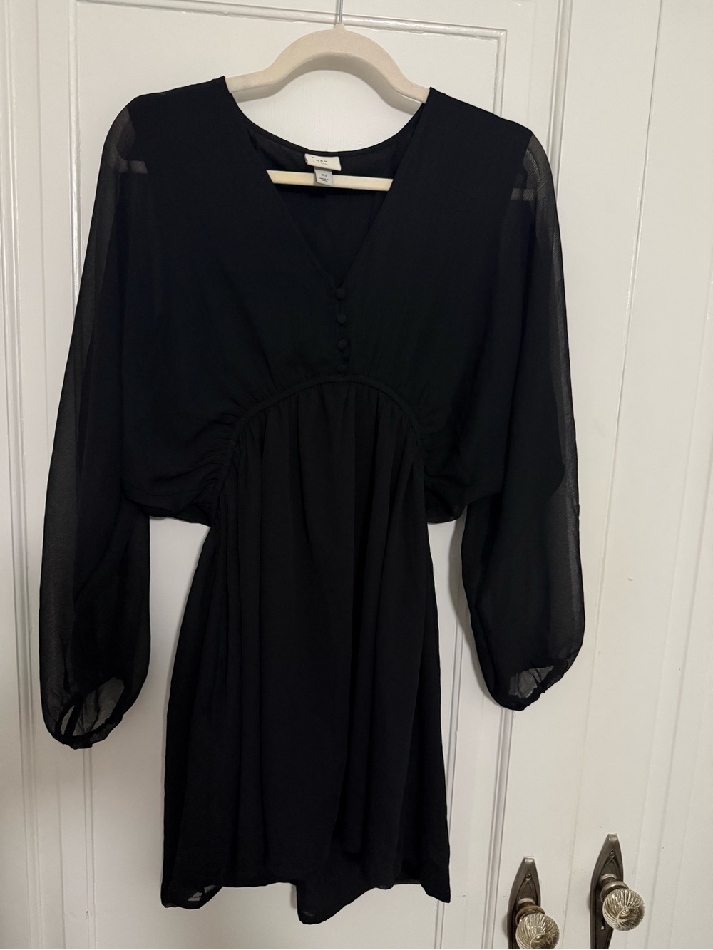 Black V‑Neck Long Sleeve Mini Dress
